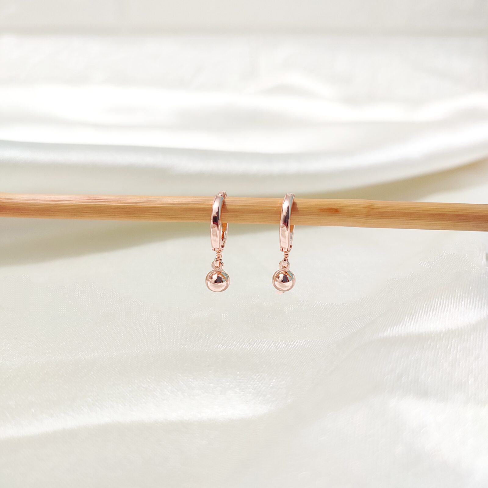 DIY Easy Small Hoop Earrings | Hammered Small Brass Gold Hoops | Latch Back Small  Hoop Earrings - YouTube